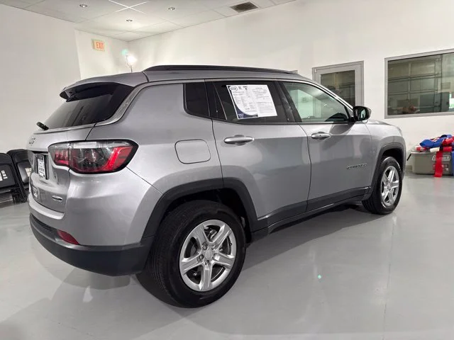 Used 2024 Gray Jeep Latitude image 11