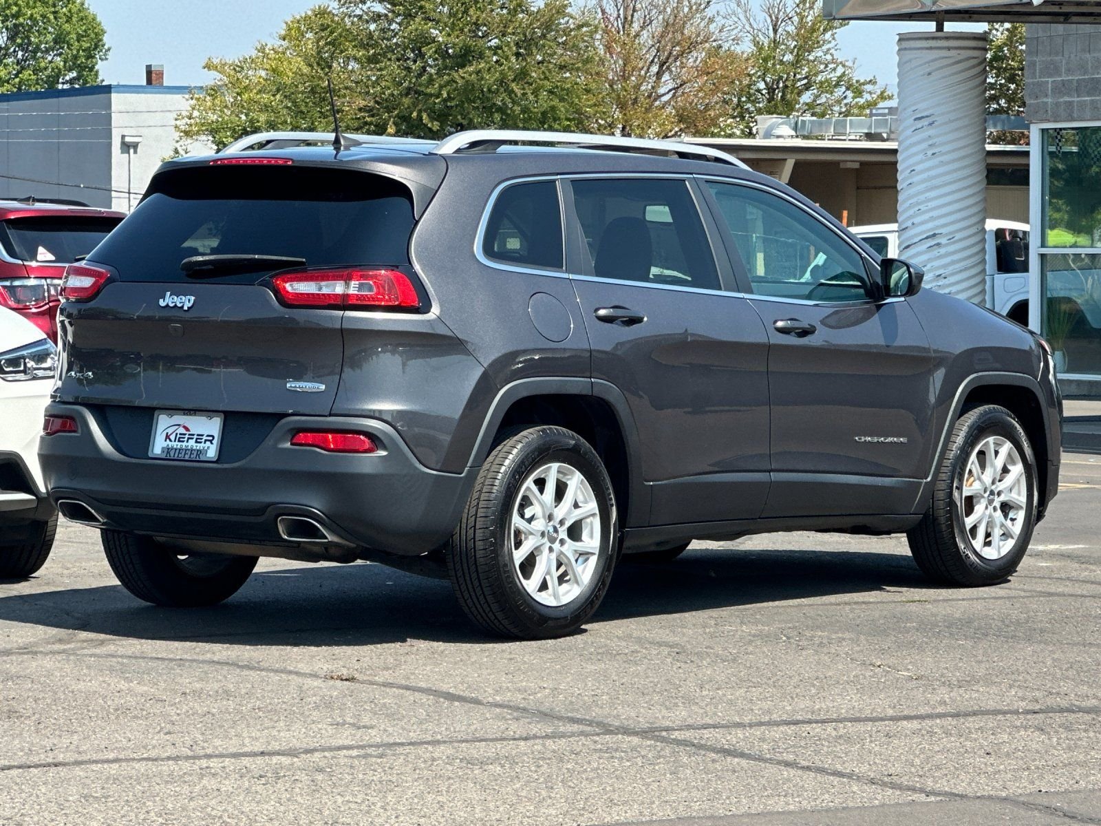 2018 Jeep Cherokee Latitude Plus - Photo 4