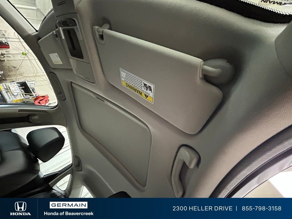 Used 2022 Sonic Gray Pearl Honda Touring image 27