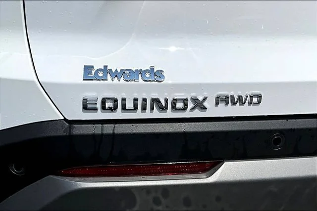 New 2027 Summit White Chevrolet LT image 9