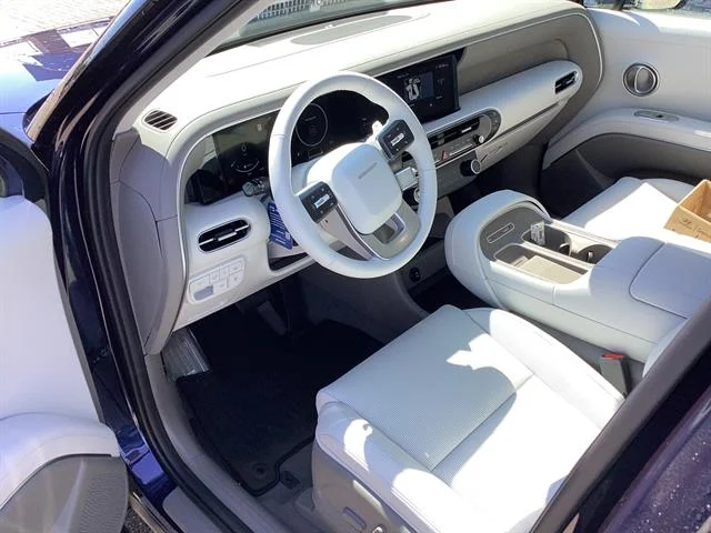 New 2026 Classy Blue Pearl Hyundai SEL Premium 7P image 14
