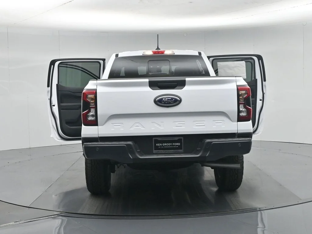 New 2026 Oxford White Ford XLT image 30