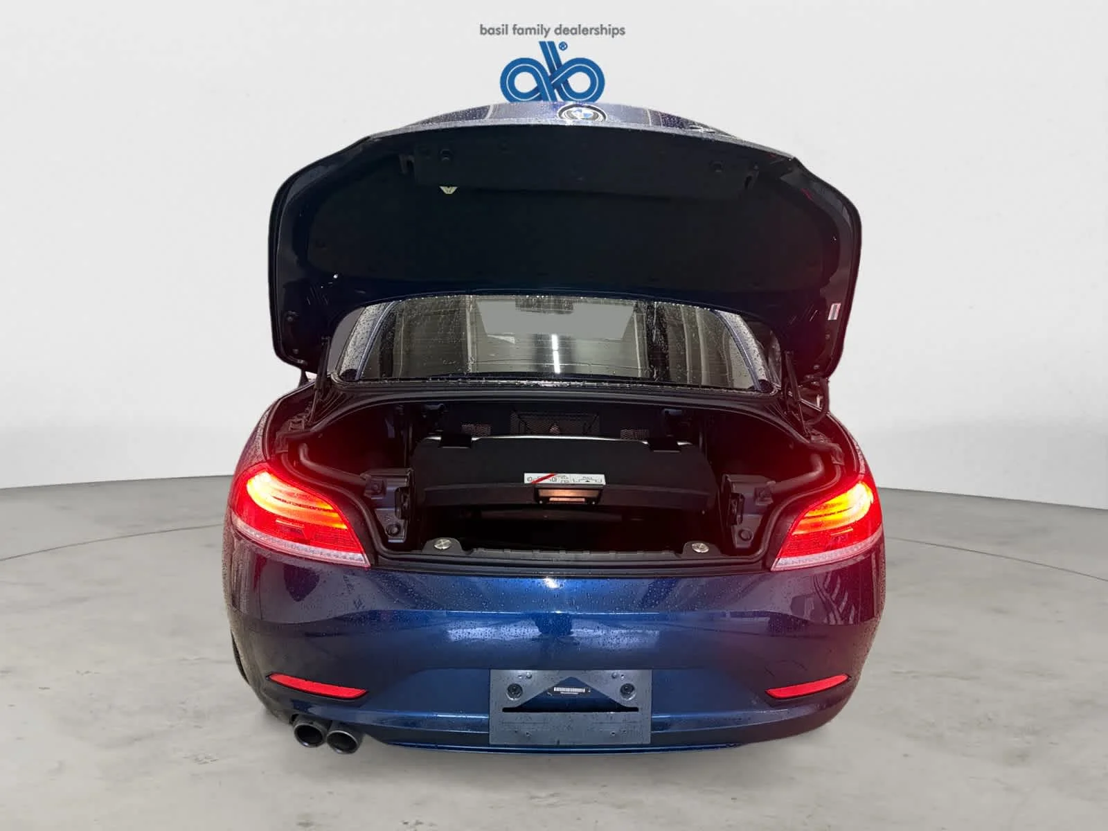 Used 2015 Deep Sea Blue Metallic BMW sDrive28i image 20