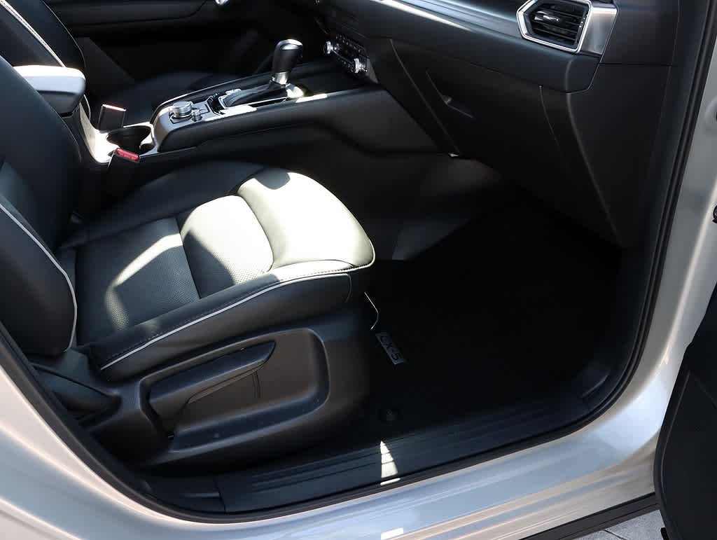 2025 Mazda CX-5 S Select Package - Photo 32