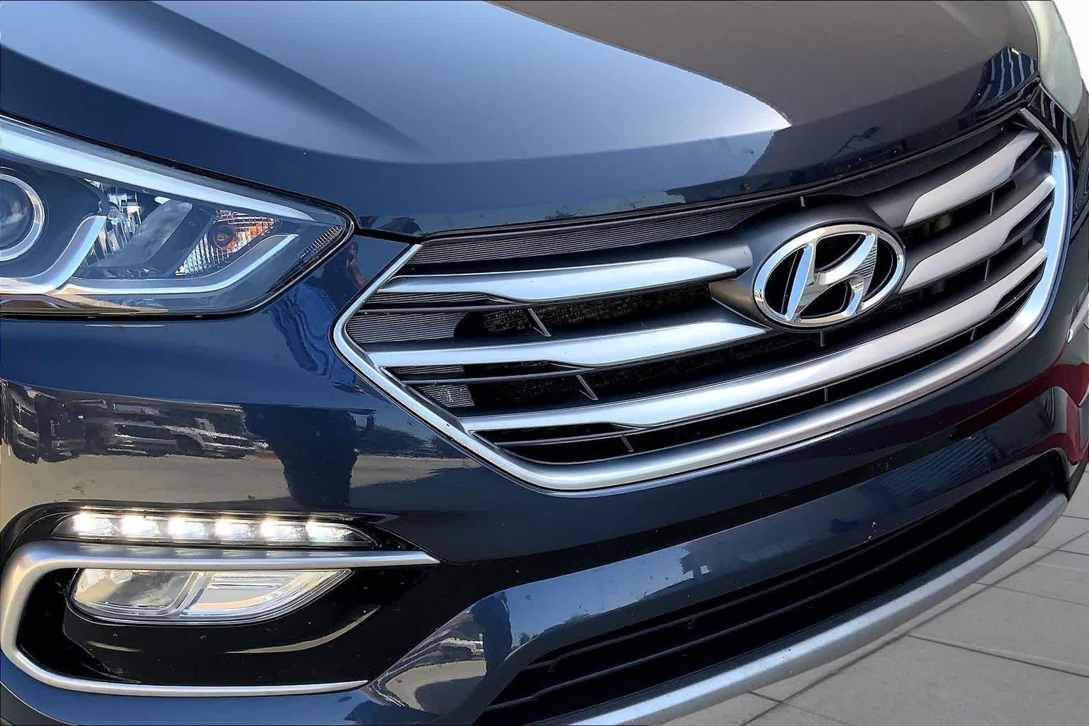 Used 2017 Marlin Blue Hyundai 2.4L image 32