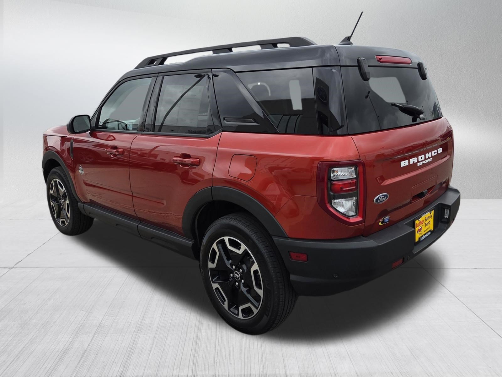 Certified Used 2023 Hot Pepper Red Tinted Clearcoat Ford Outer Banks image 5