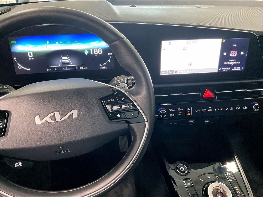 Used 2025 Black Kia Wind image 19