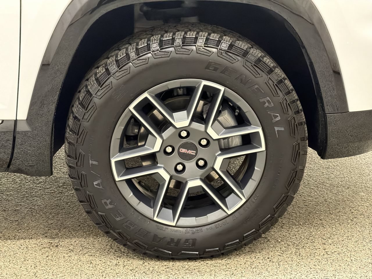 Used 2026 Summit White GMC AT4 image 10