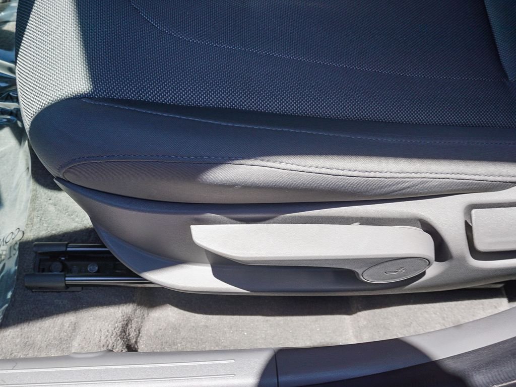 Used 2024 Black Hyundai SE image 19