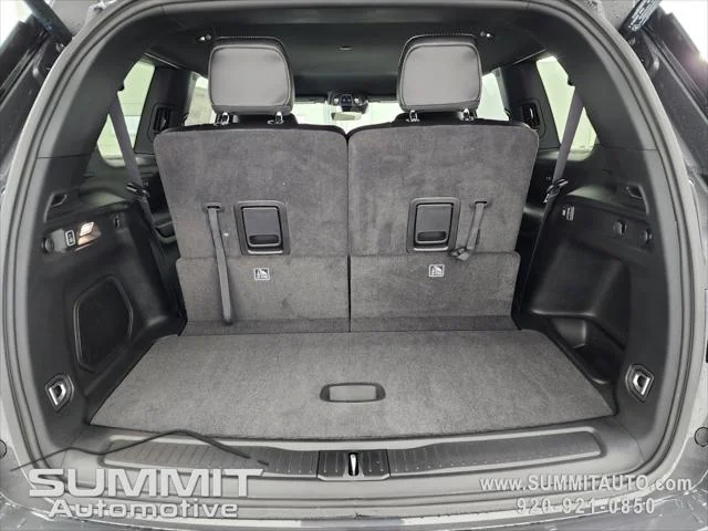 New 2025 Baltic Gray Metallic Clear-Coat Exterior Paint Jeep Limited image 42