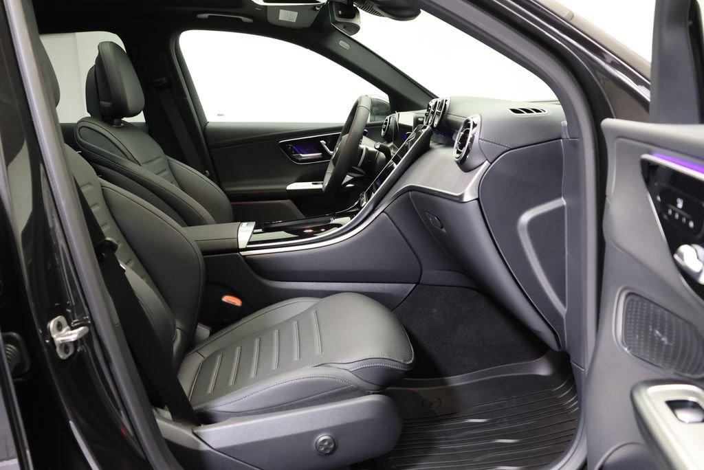 Used 2027  Mercedes-Benz GLC 300 image 47