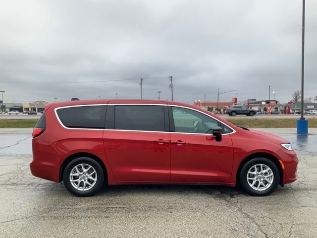 Used 2025 Red Chrysler Select image 6