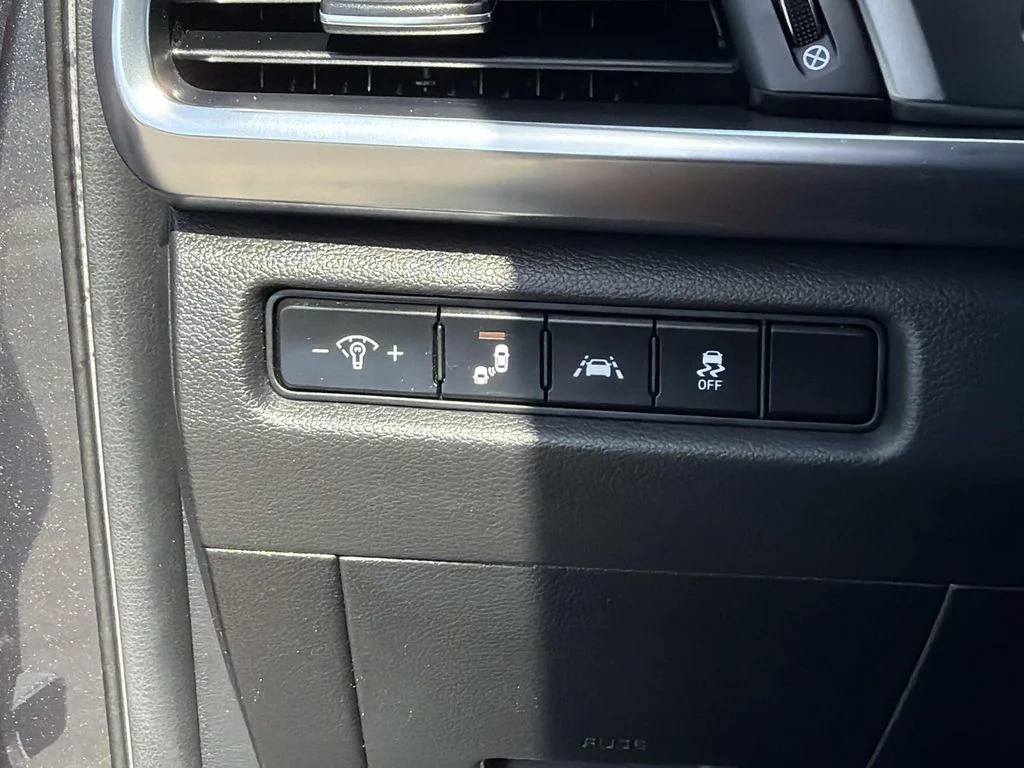 Used 2022 GRAVITY GREY Kia S image 18