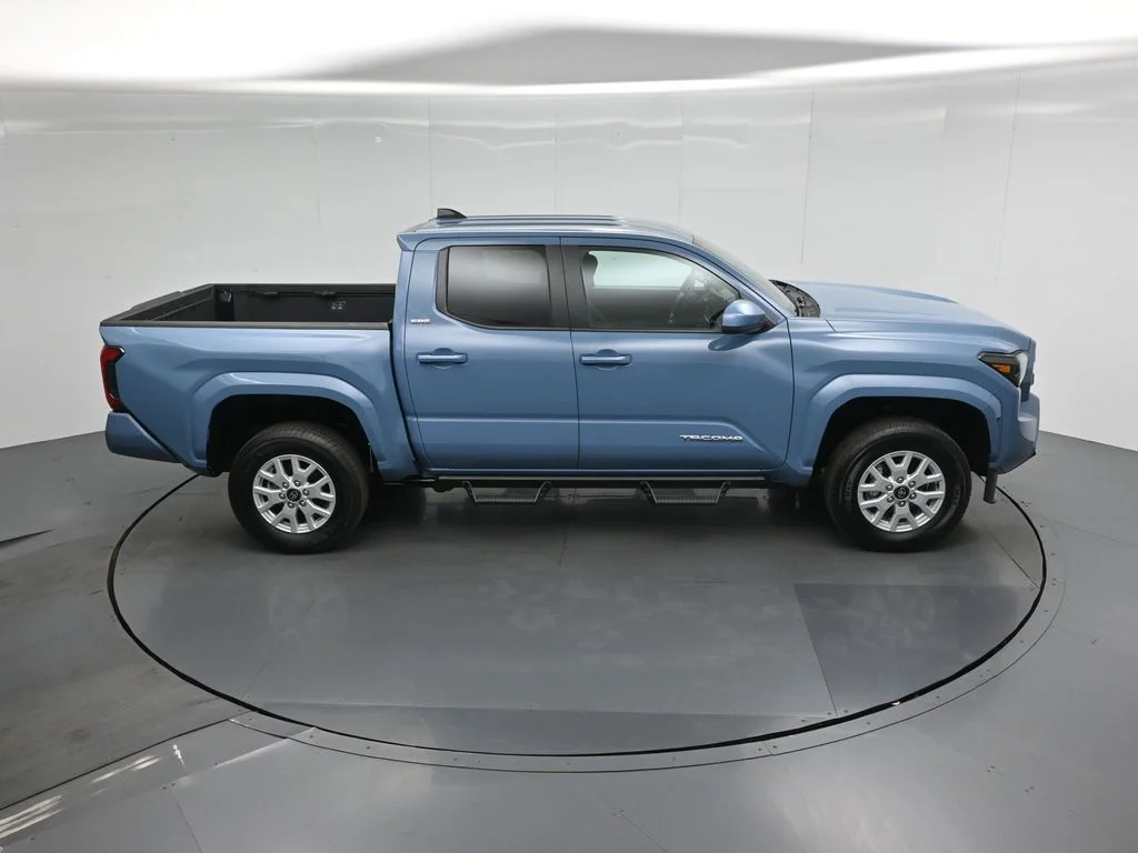 Used 2026 Blue Toyota SR5 image 35