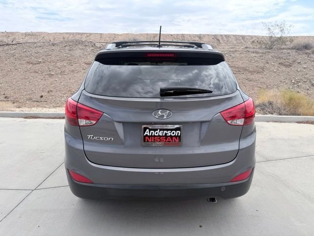 Used 2015 Gray Hyundai SE image 7