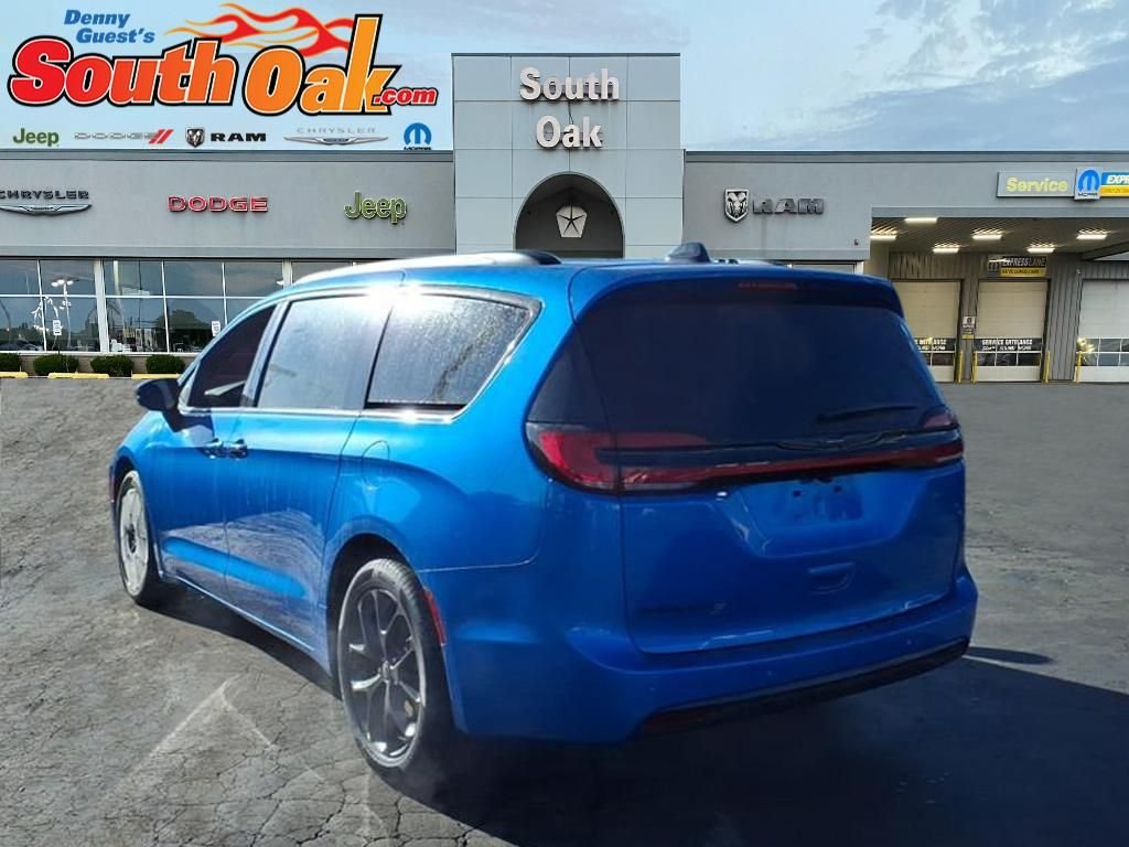 New 2026 Hydro Blue Pearl-Coat Exterior Paint Chrysler Select image 3