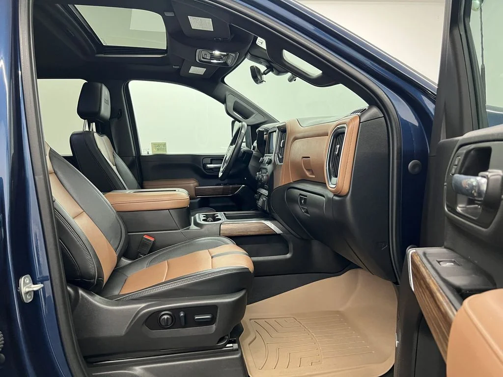 Used 2022 Northsky Blue Metallic Chevrolet High Country image 24