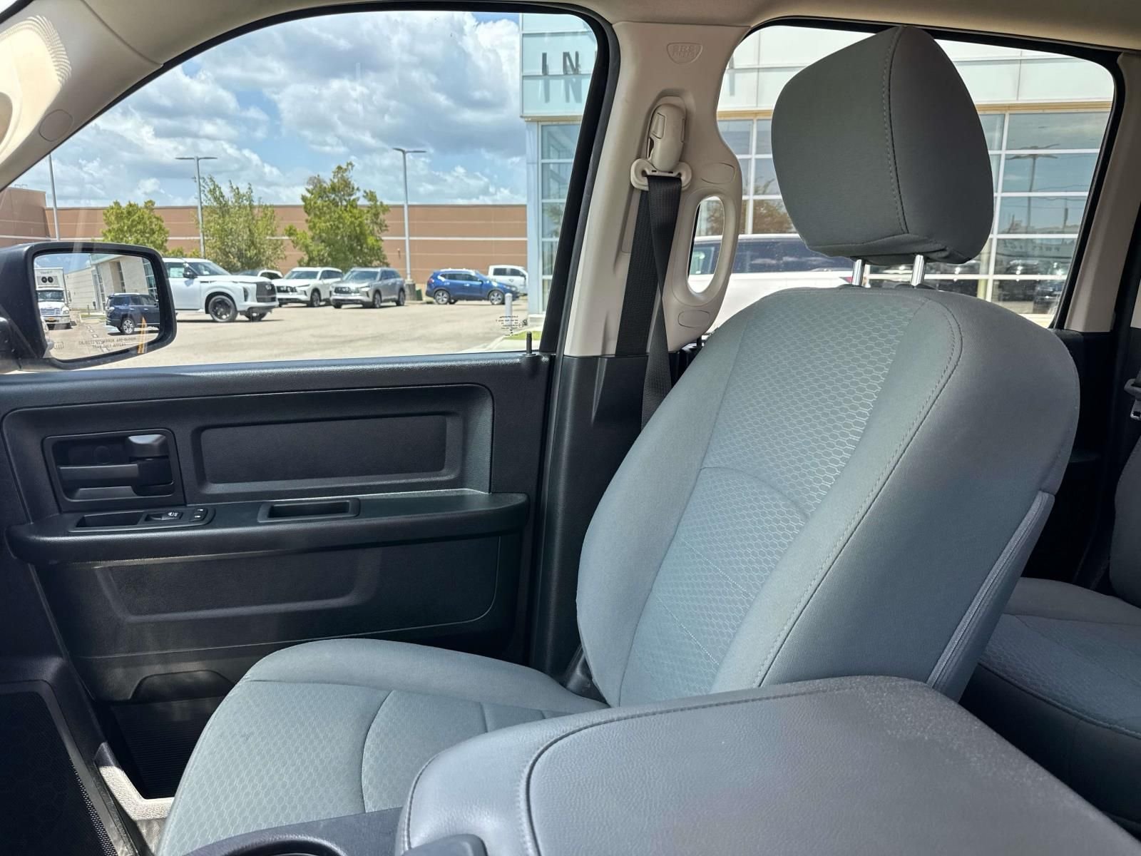 Used 2018 Gray Ram Express image 17