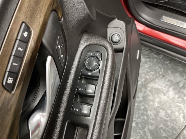 Used 2019 Red Quartz Tintcoat GMC Denali image 9