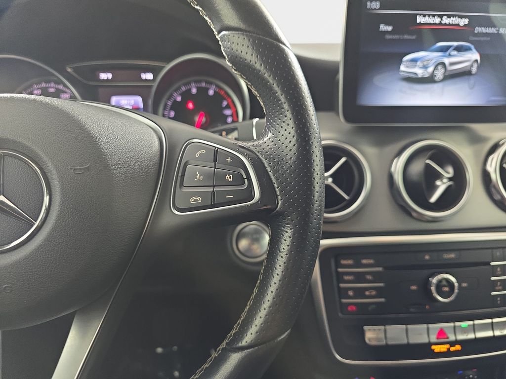 Used 2018 Gray Metallic Mercedes-Benz GLA 250 image 21