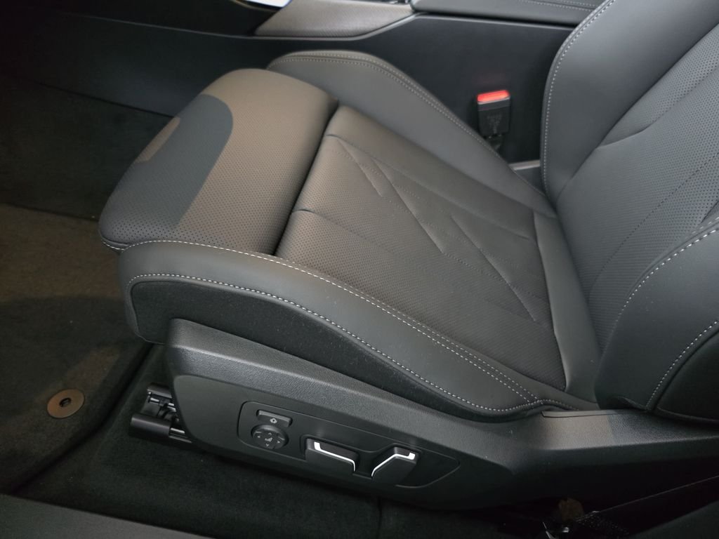 New 2026 Black Sapphire Metallic BMW 30 xDrive image 26