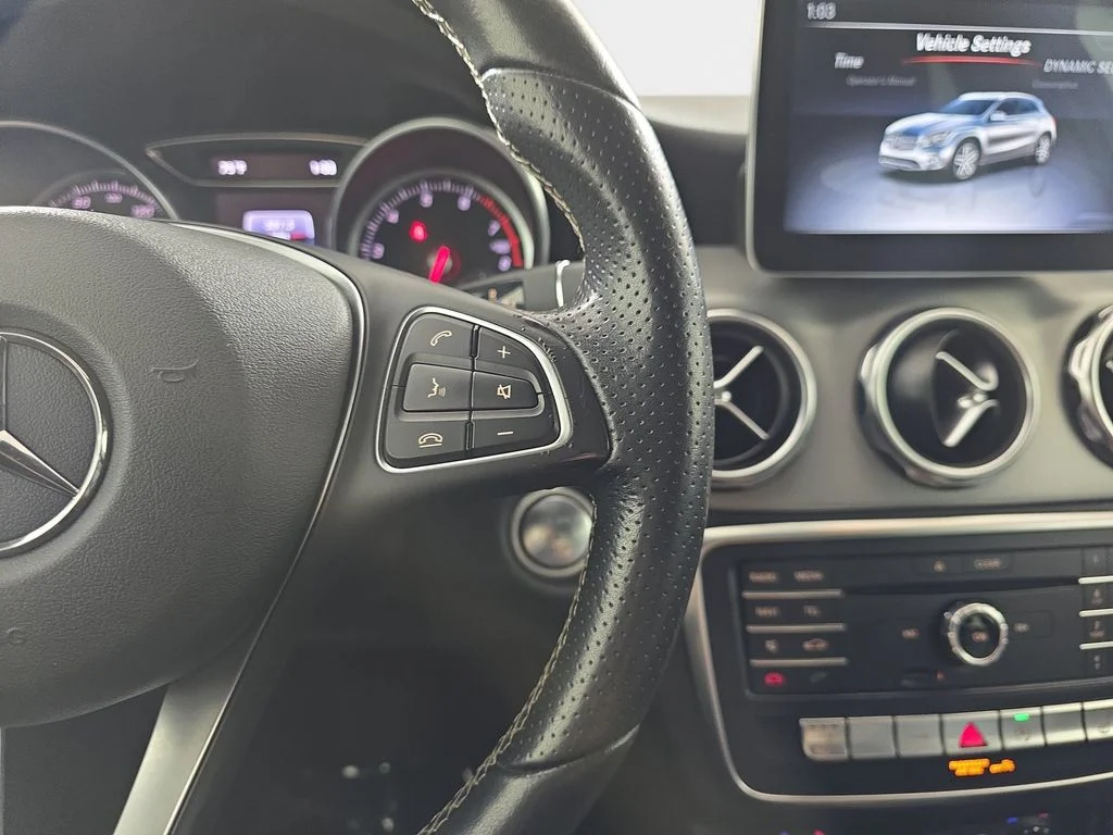 Used 2018 Gray Metallic Mercedes-Benz GLA 250 image 21