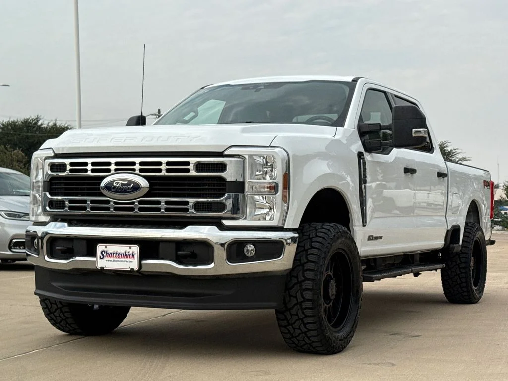 Used 2025 White Ford XLT image 3