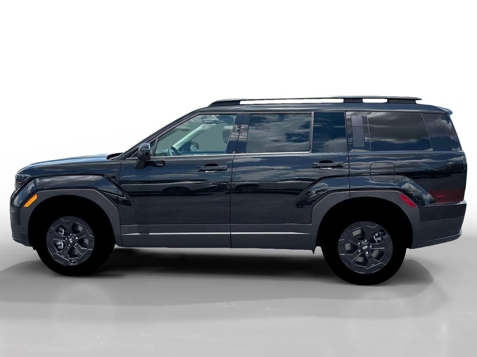 New 2026 Phantom Black Hyundai XRT image 3