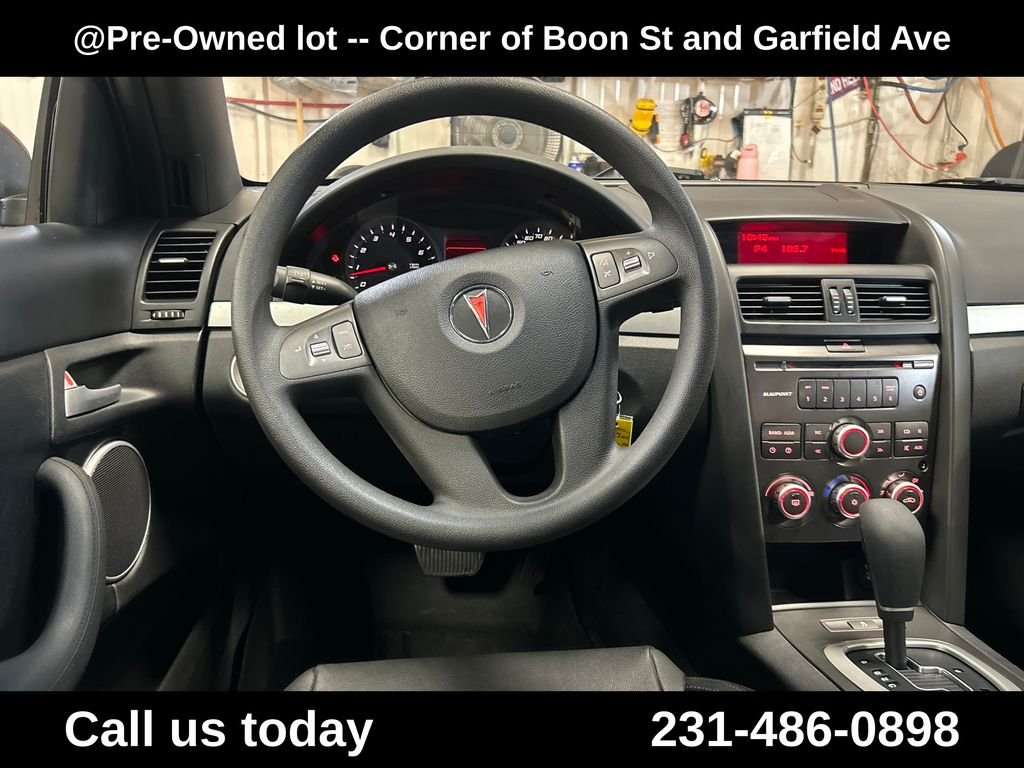 Used 2009 Red Pontiac Base image 17