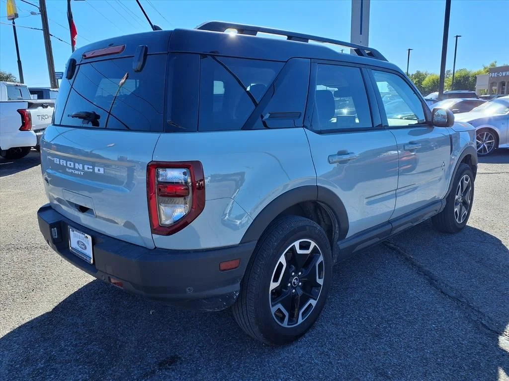 Used 2024 Green Ford Outer Banks image 18