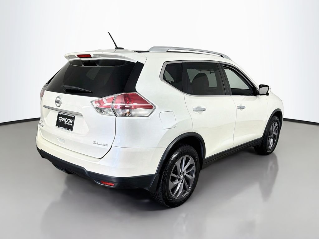 Used 2016 Pearl White Nissan SL image 7