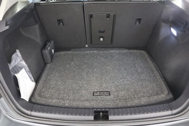 Used 2024 Gray Volkswagen 1.5T SE image 21