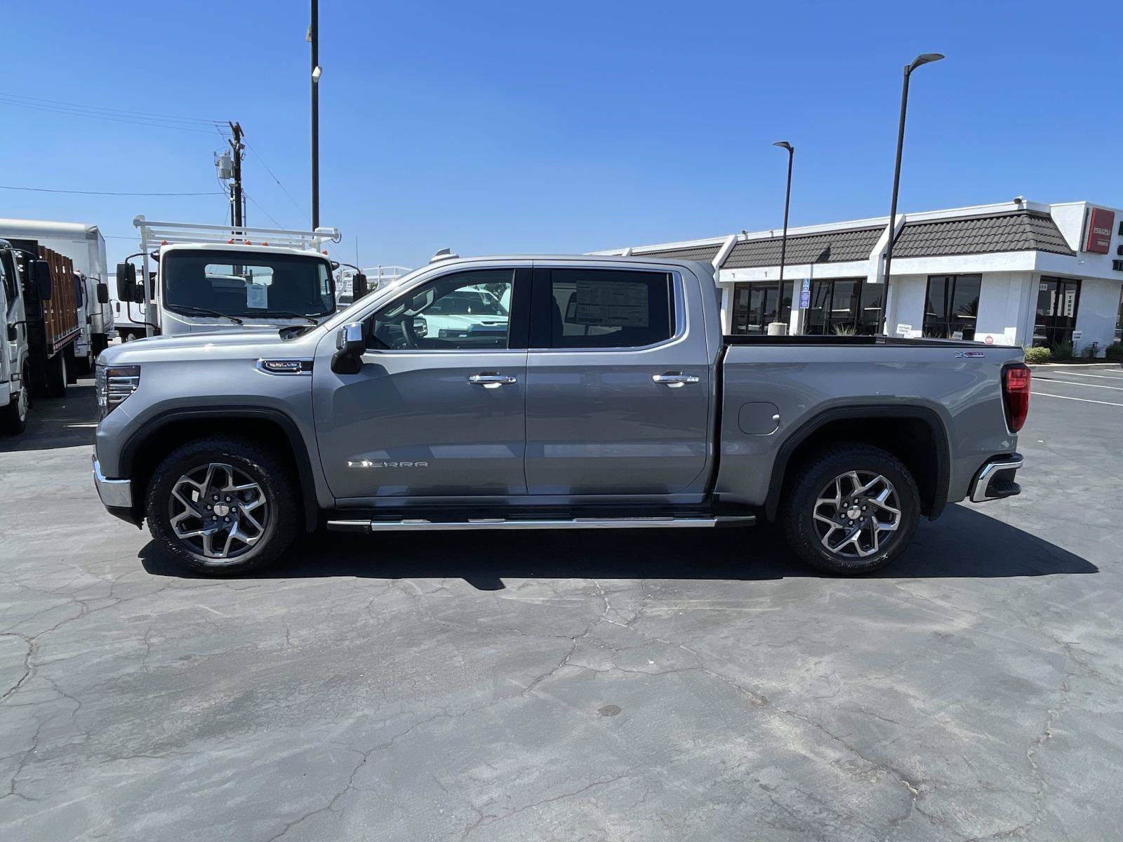 2026 GMC Sierra 1500 SLT - Photo 8