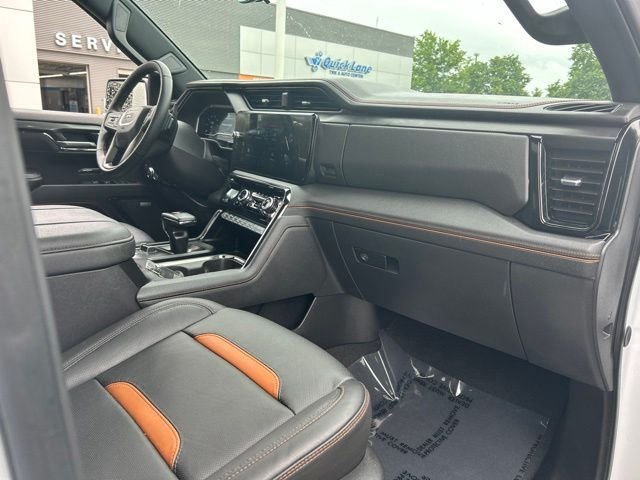 Used 2025 White GMC AT4 image 15