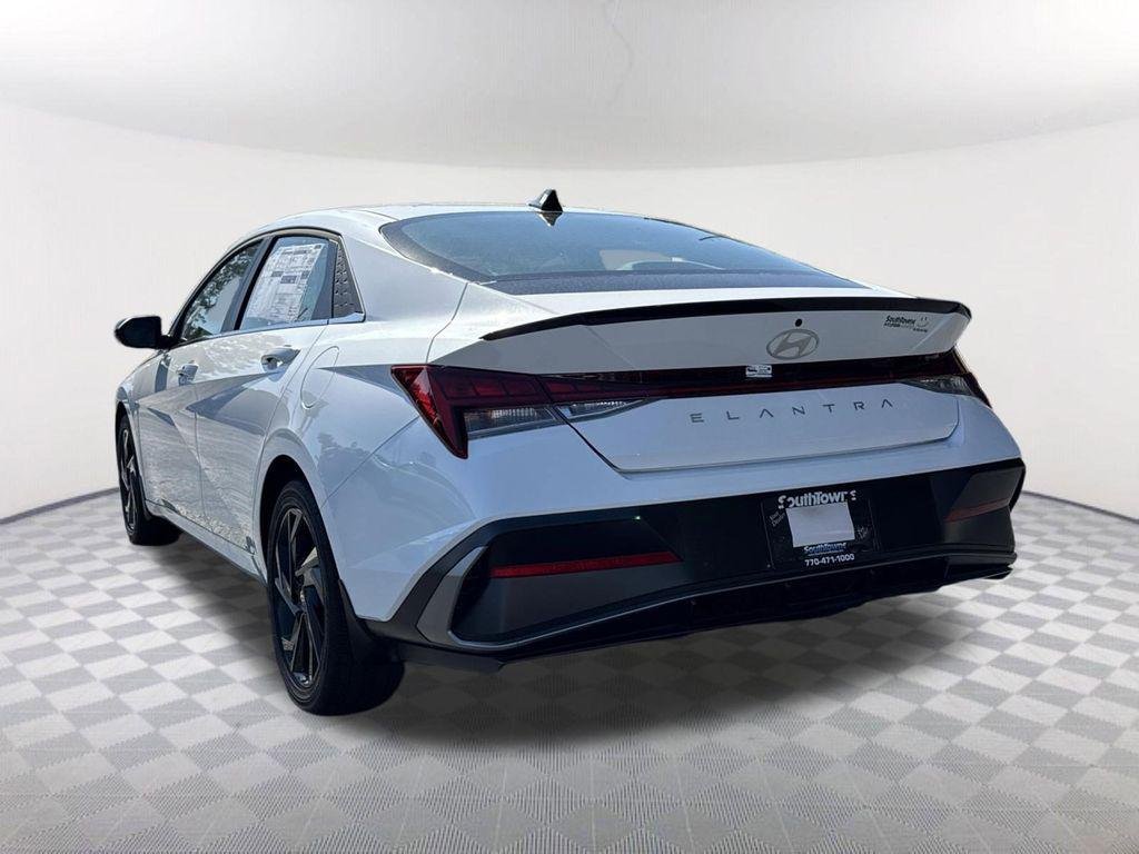 New 2026 White Hyundai SEL Sport Premium image 7
