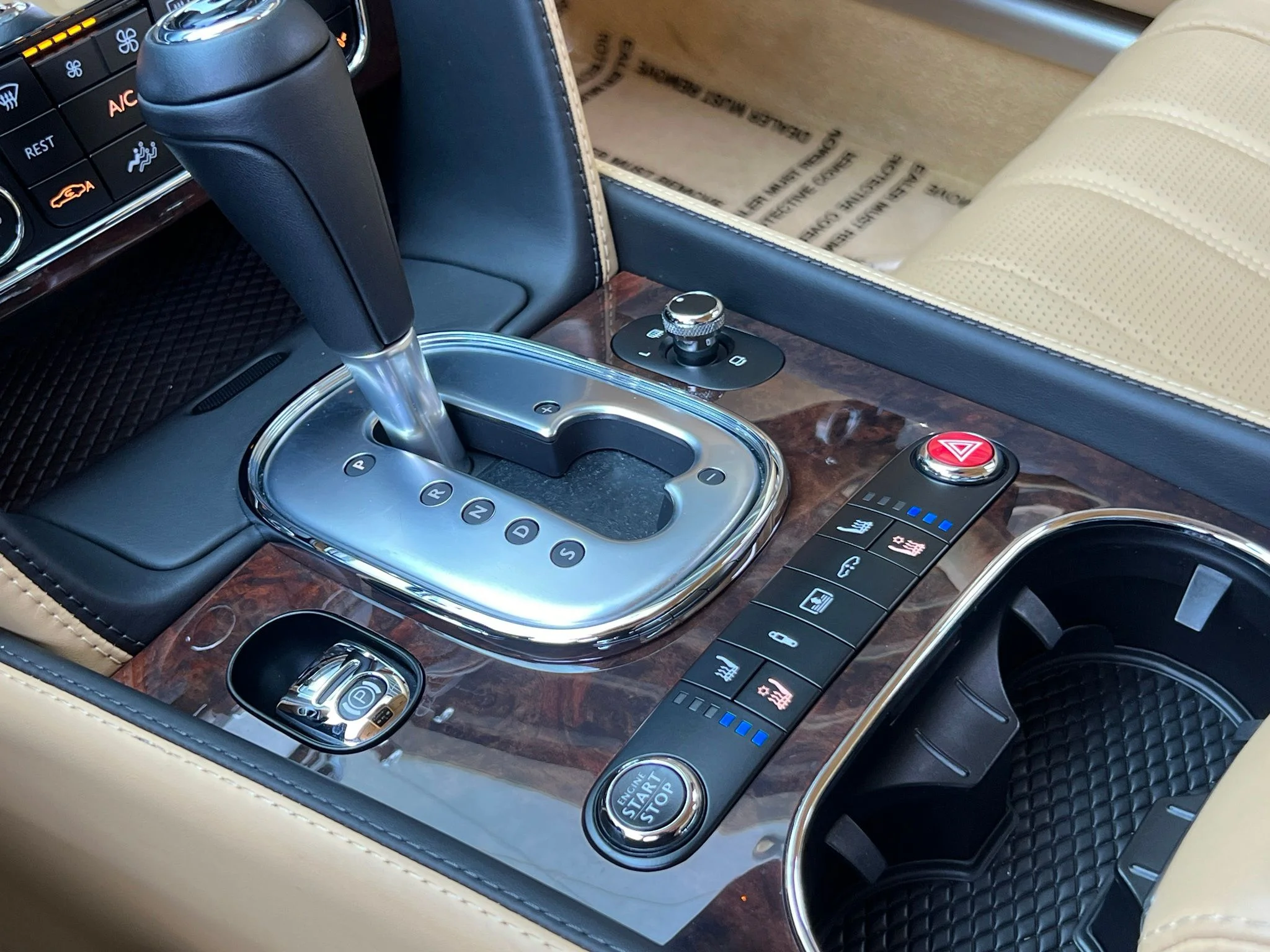 Used 2014 Black Bentley Base image 32
