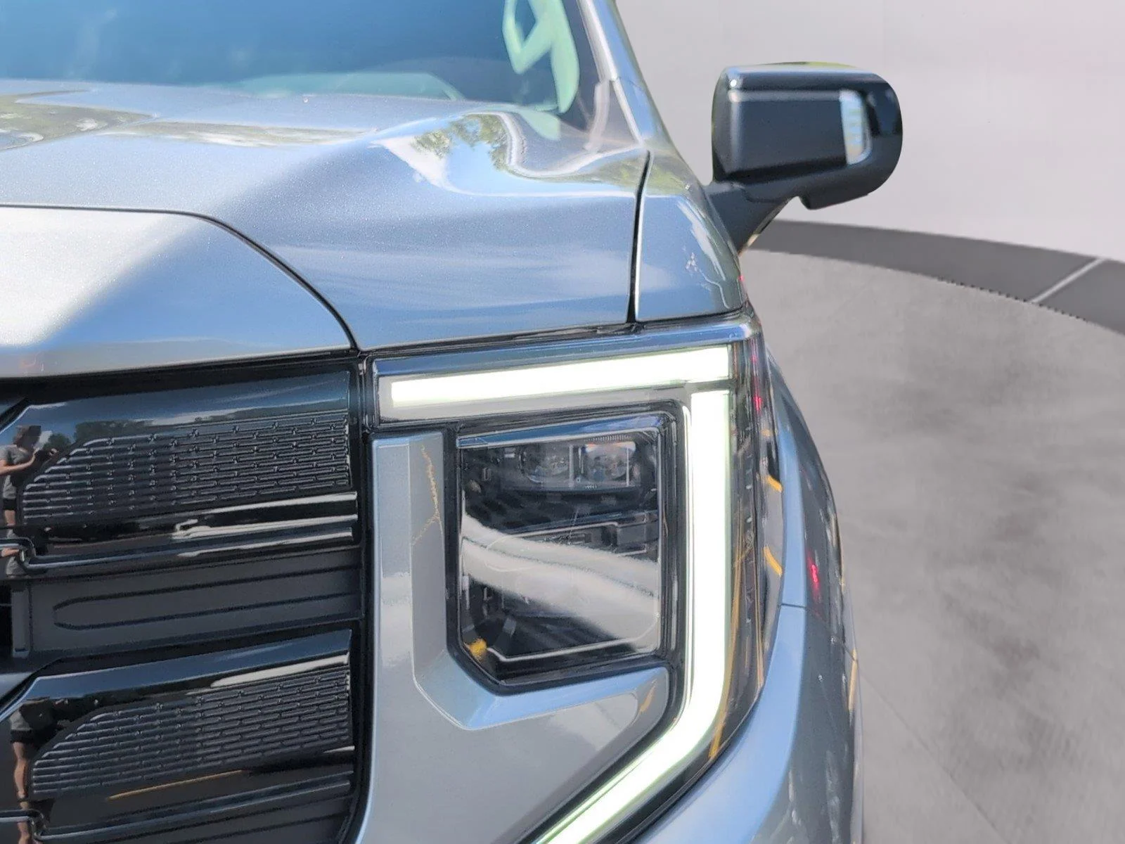New 2026 Sterling Metallic GMC Elevation image 33