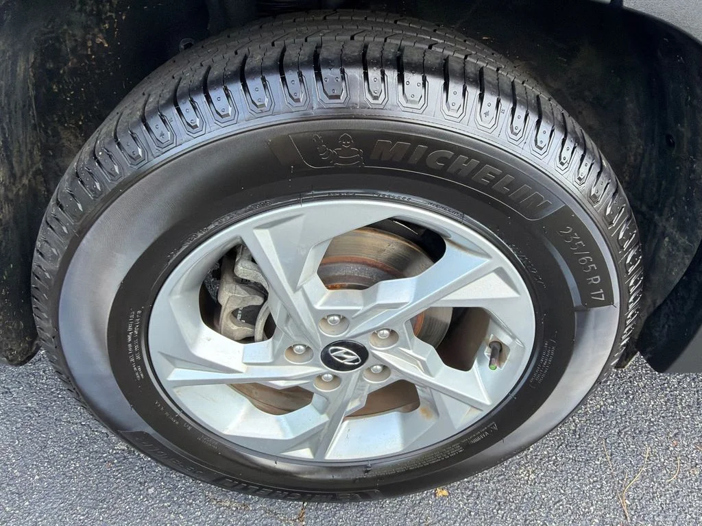 Used 2022 Gray Hyundai SEL image 17
