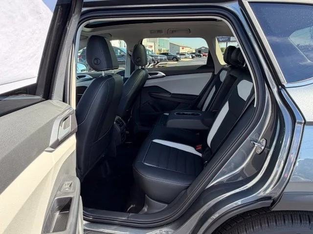 New 2027 Platinum Gray Metallic Volkswagen 1.5T SEL image 9