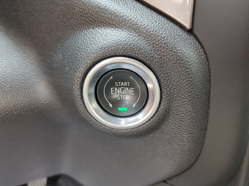 Used 2023 White Chevrolet Custom image 28