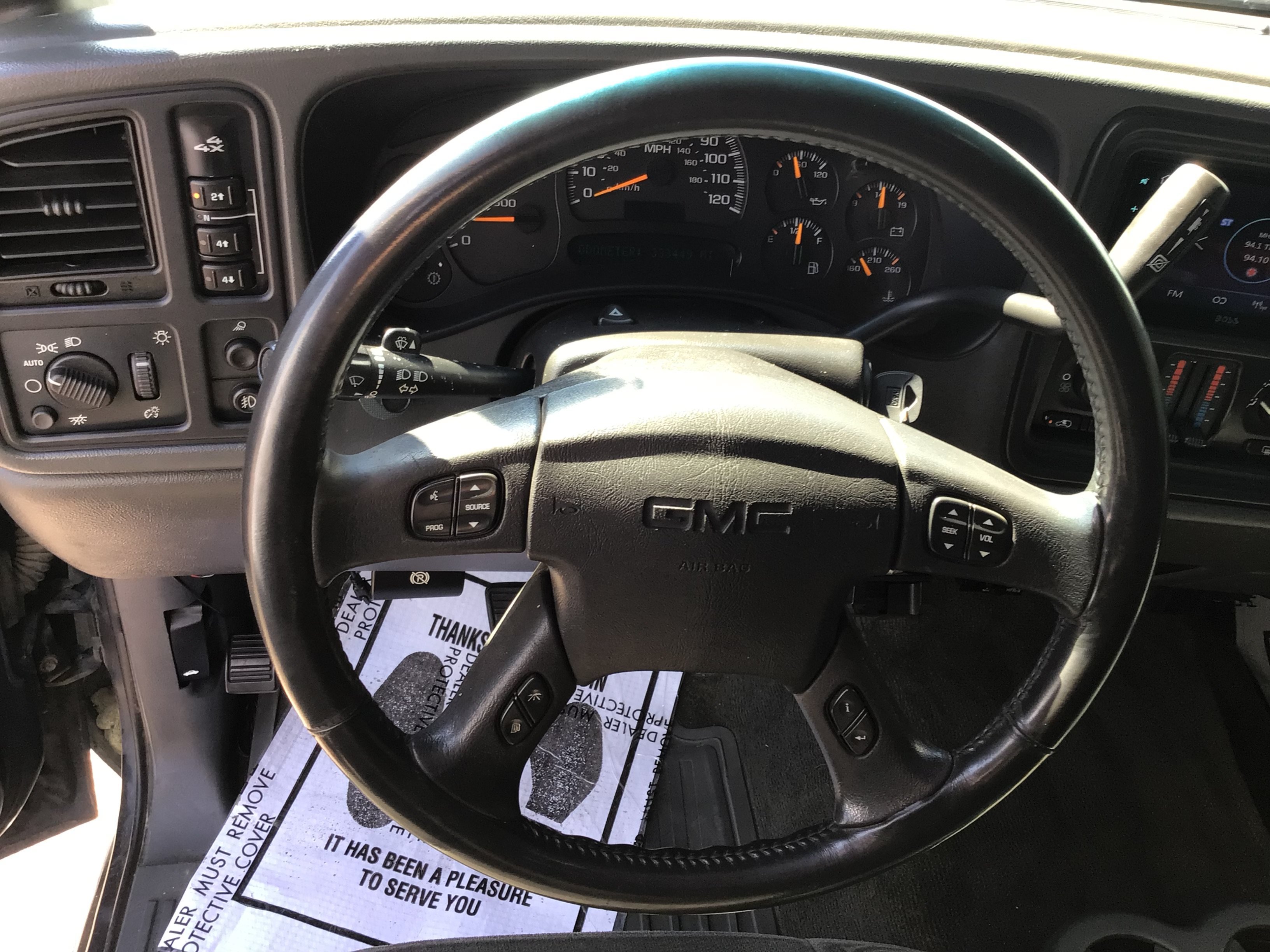 Used 2004 Black GMC SLE image 11