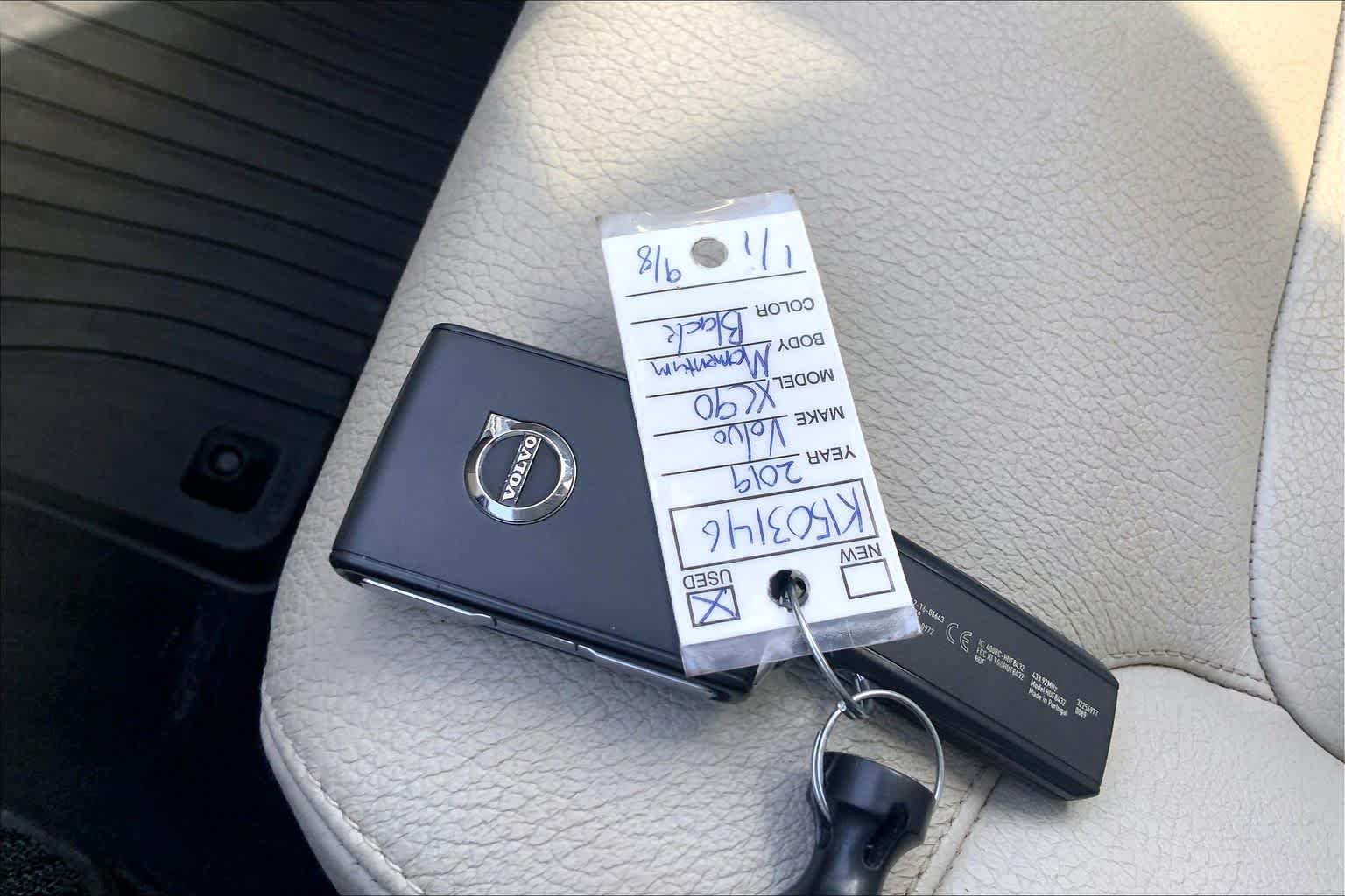 Used 2019 Onyx Black Metallic Volvo Momentum image 15