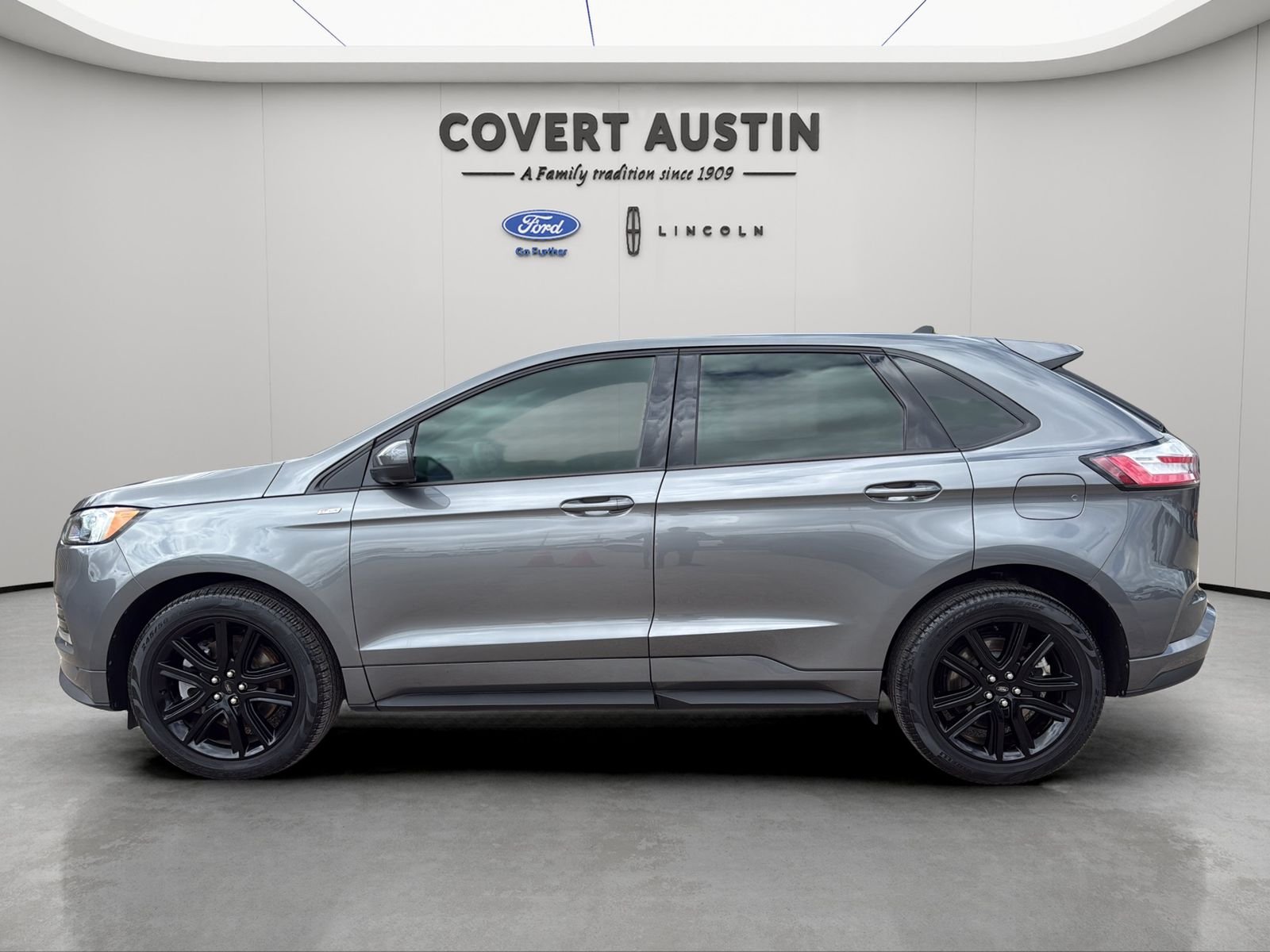 Used 2023 Gray Ford ST Line image 2