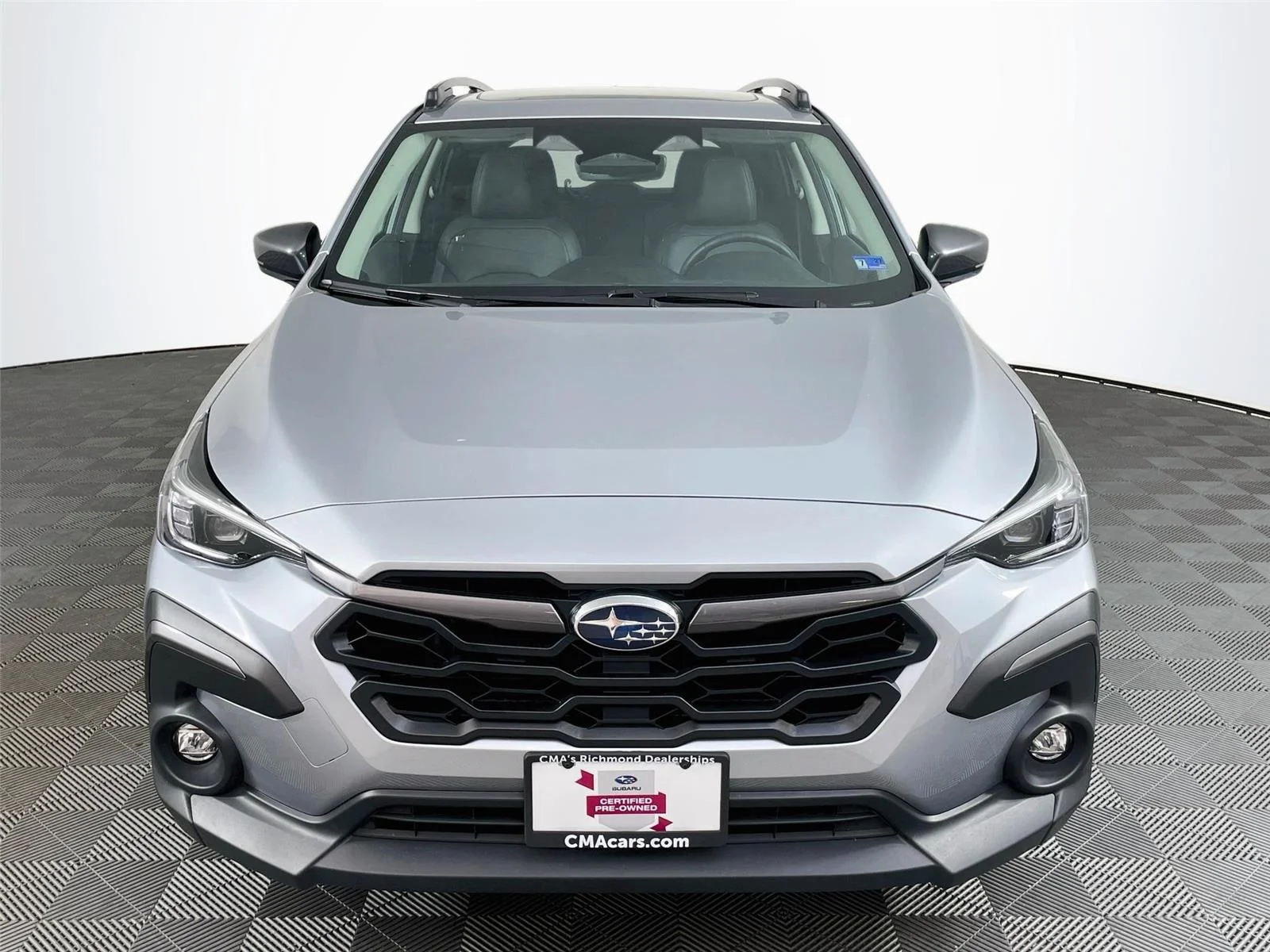 Used 2025 Ice Silver Metallic Subaru Limited image 2