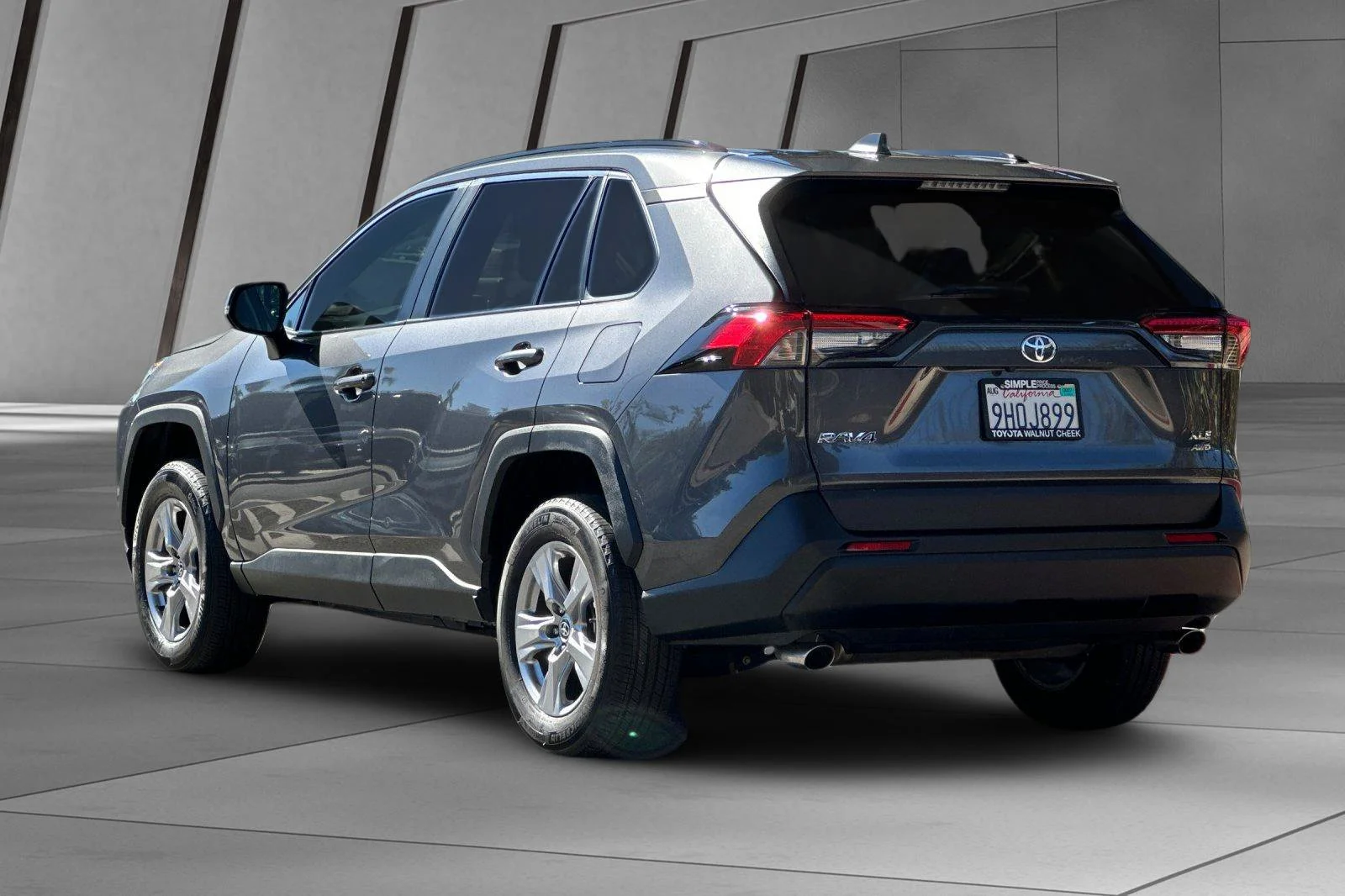 2023 Toyota RAV4 XLE - Photo 11