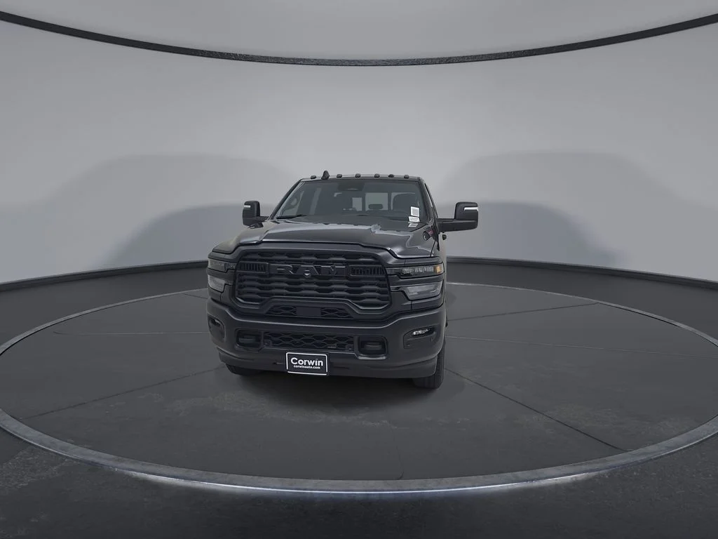 New 2026 Diamond Black Crystal Pearl-Coat Exterior Paint RAM Tradesman image 4