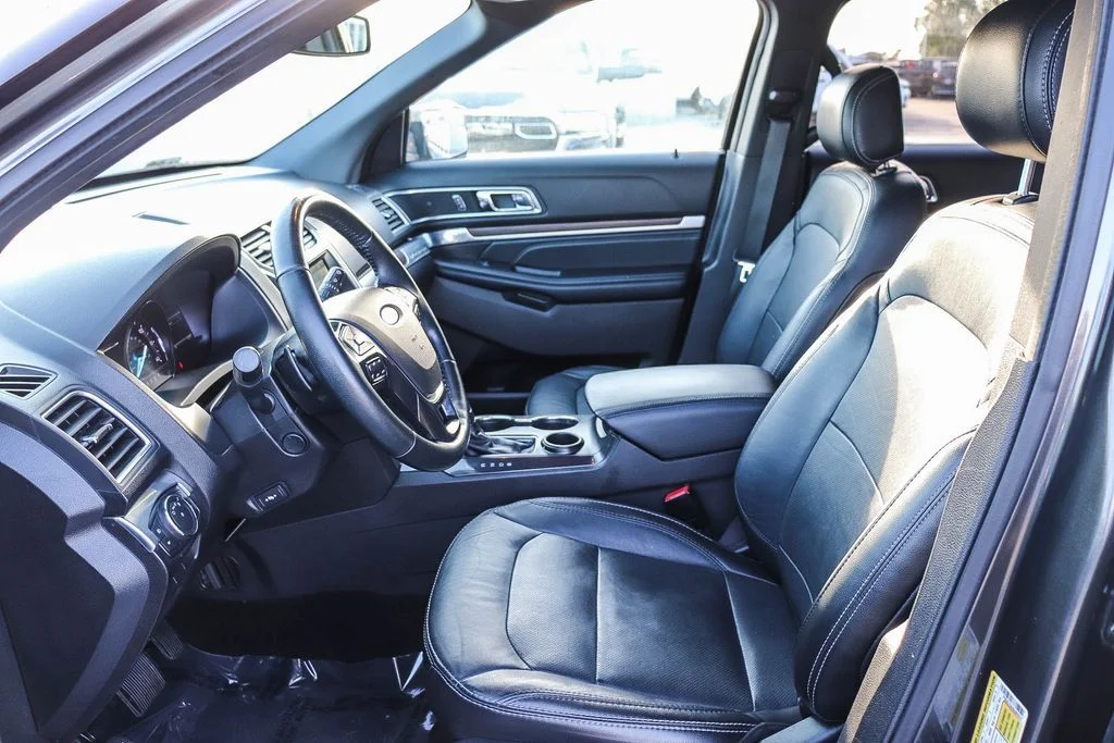 Used 2017 Gray Ford Limited image 20