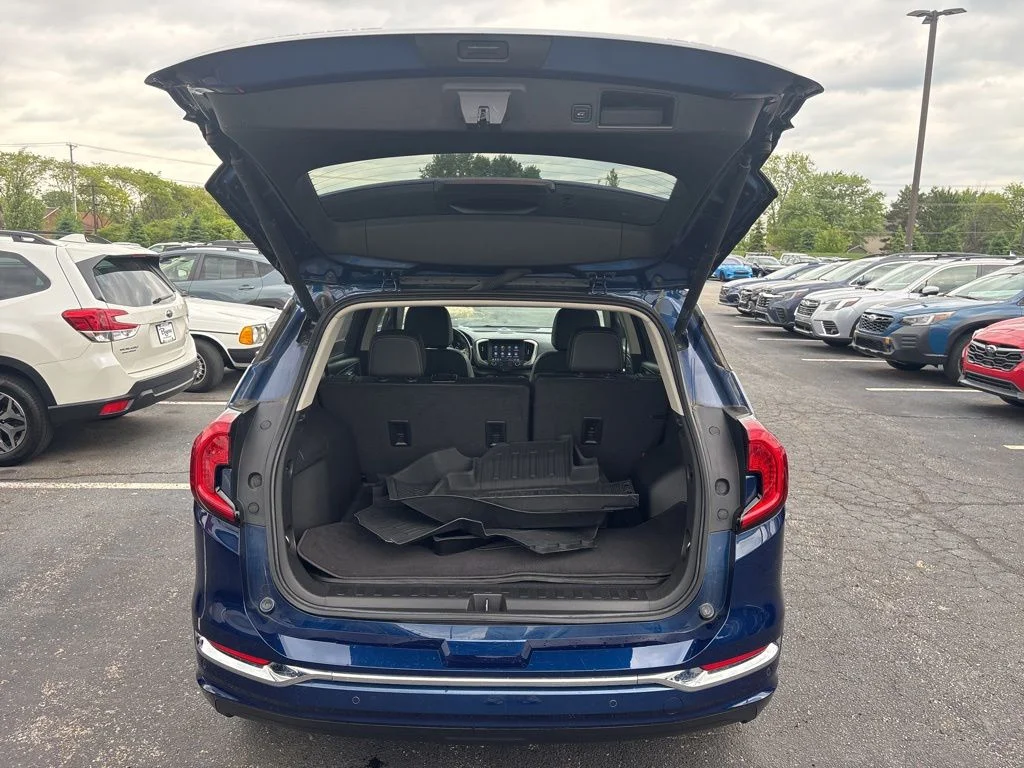 Used 2022 Blue GMC Denali image 8