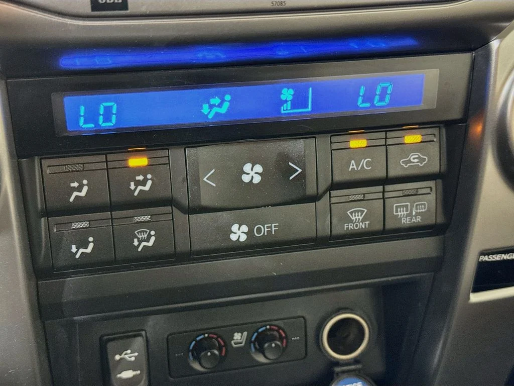 Used 2014 Blue Toyota Limited image 18