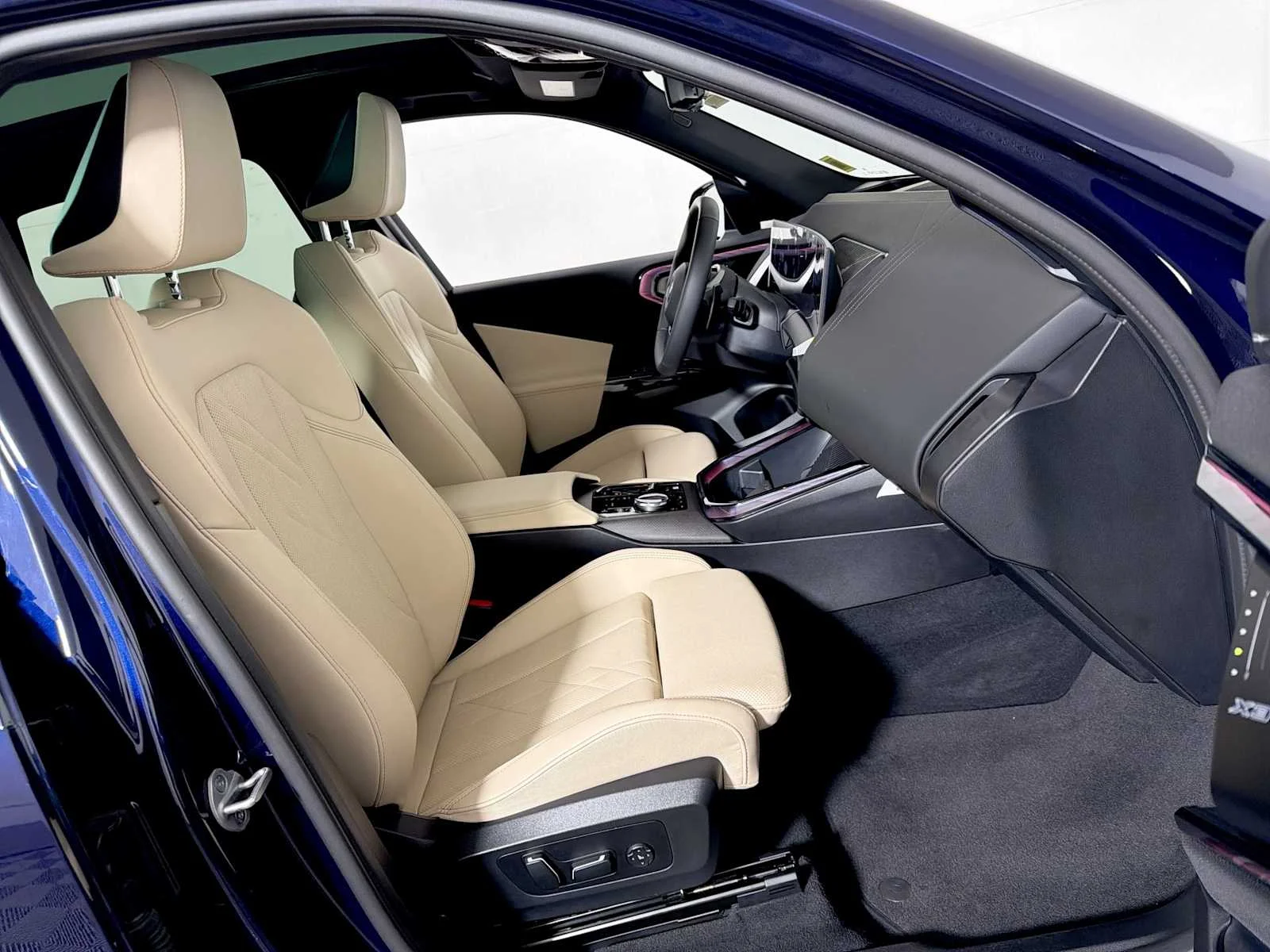 2026 BMW X3 30 - Photo 24